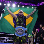 Bia Ferreira vence argentina e se torna campeã mundial no boxe profissional