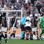 Corinthians vence Vasco sabendo sofrer após expulsão