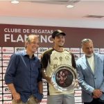 Flamengo faz homenagem a Pedro, maior artilheiro do clube no século