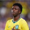 Jornal coloca Vini Jr. entre os dez favoritos à Bola de Ouro 2026; veja ranking