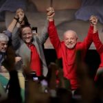 Lula reforça equipe de cúpula da pré-campanha de olho na crise de Flávio