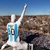 Cidade argentina inaugura estátua de Messi mais alta do mundo; veja