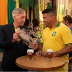 Carletto pop star: Ancelotti custa caro e tem grupo seleto de propagandas para a Copa