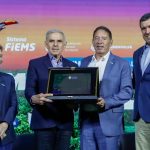 Gerson participa de encontro da indústria e entrega título de cidadão sul-mato-grossense ao fundador da Inpasa