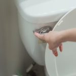 Câncer de intestino dá primeiros sinais no banheiro; veja hábitos de risco e como diagnosticar