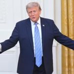 Tarifaço de Trump pressiona setores, mas Brasil chega menos dependente dos EUA, dizem especialistas