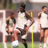 Bruno Henrique volta a treinar e deve reforçar o Flamengo contra o Cruzeiro na Libertadores