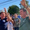 Com adesivaço, Gerson Claro inicia campanha à reeleição destacando experiência e resultados
