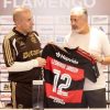 Flamengo congela ações no mercado e ‘joga o ano’ na Libertadores com Jardim e Boto em rota de colisão com elenco; bastidores