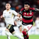Flamengo acerta venda de Plata para o Dínamo Moscou; jogador se despede no Ninho