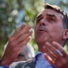 Flávio Bolsonaro volta a falar em ‘redemocratizar’ o Brasil: ‘instituições têm que voltar a ser respeitadas’