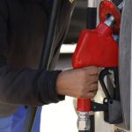 Governo zera impostos federais sobre gasolina a 16 dias do 2º turno