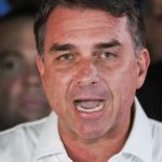 Governo Trump dará visto para Flávio Bolsonaro e permitirá entrada dele nos EUA