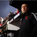 Jardim promete Flamengo diferente no Rio e reclama de faltas: “Árbitro não deixou jogar”