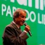 Valdemar faz reunião de emergência no PL após possível saída de Flávio do país